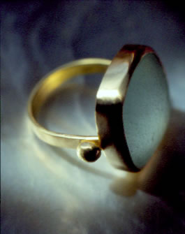 18ct gold ring with aqua seaglass